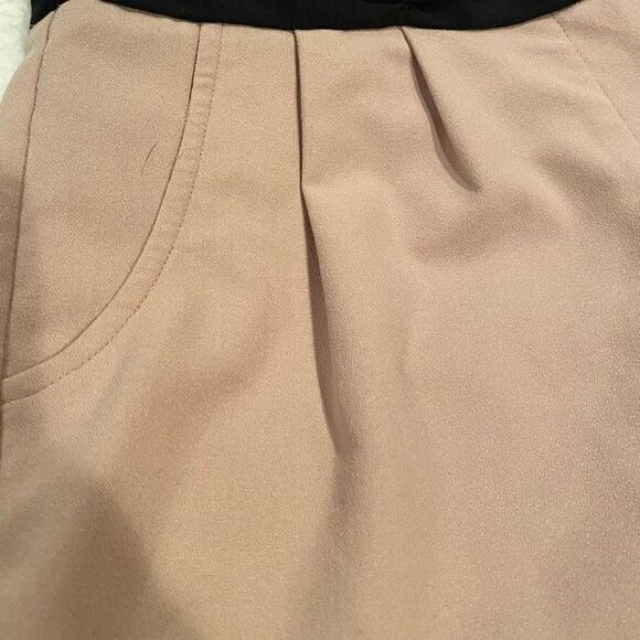 Jennifer Lopez  Shorts Size 8 - Picture 7 of 9